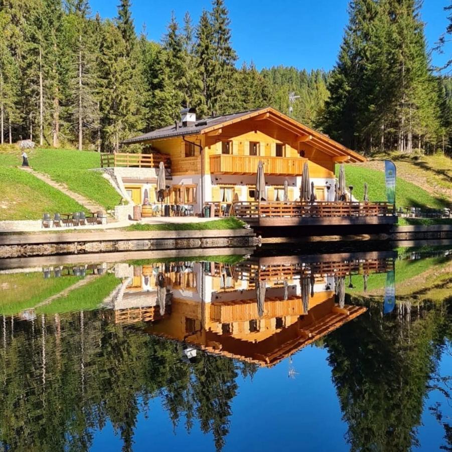 Rifugio Lago D'Ajal Pocol Esterno foto
