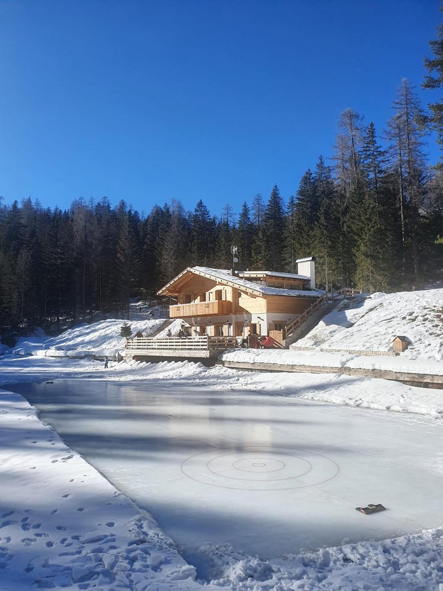 Rifugio Lago D'Ajal Pocol Esterno foto
